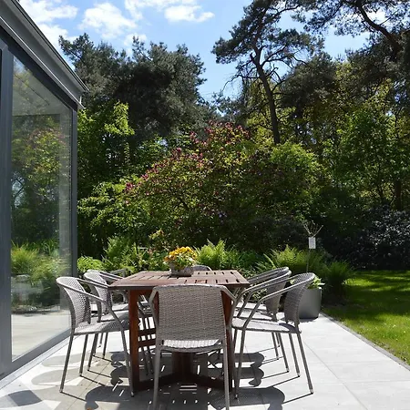 Magnificent Villa In Bergeijk With A Pond Vakantiehuis *